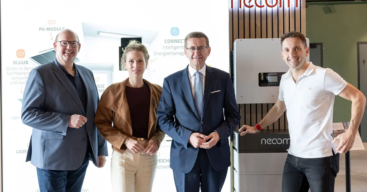 Politik & Energie in Freistadt: vlnr Josef Naderer, Vizebürgermeister Johanna Jachs, Landesrat Markus Achleitner, Walter Kreisel (neoom-Gründer) - Foto: Land OÖ/Margot Haag